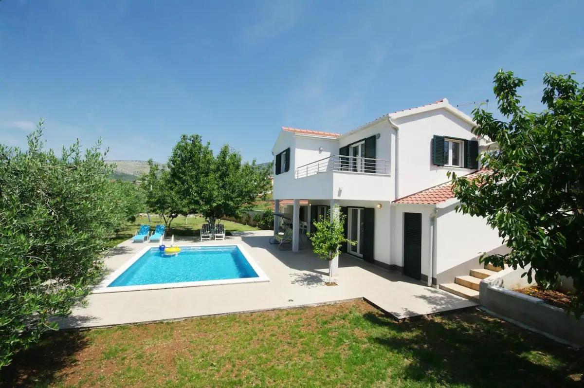 House Viki Villa Plano Bagian luar foto
