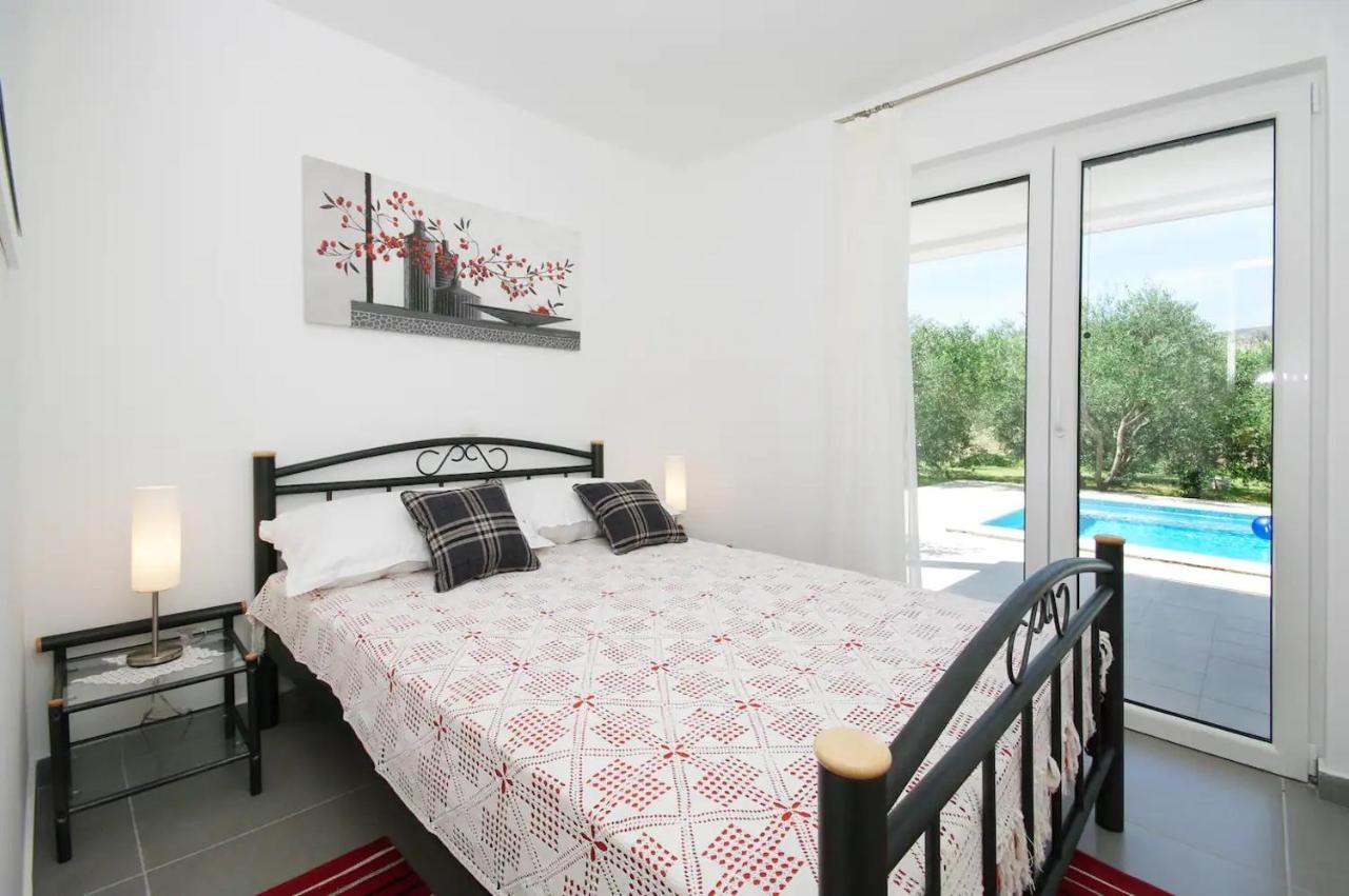 House Viki Villa Plano Bagian luar foto