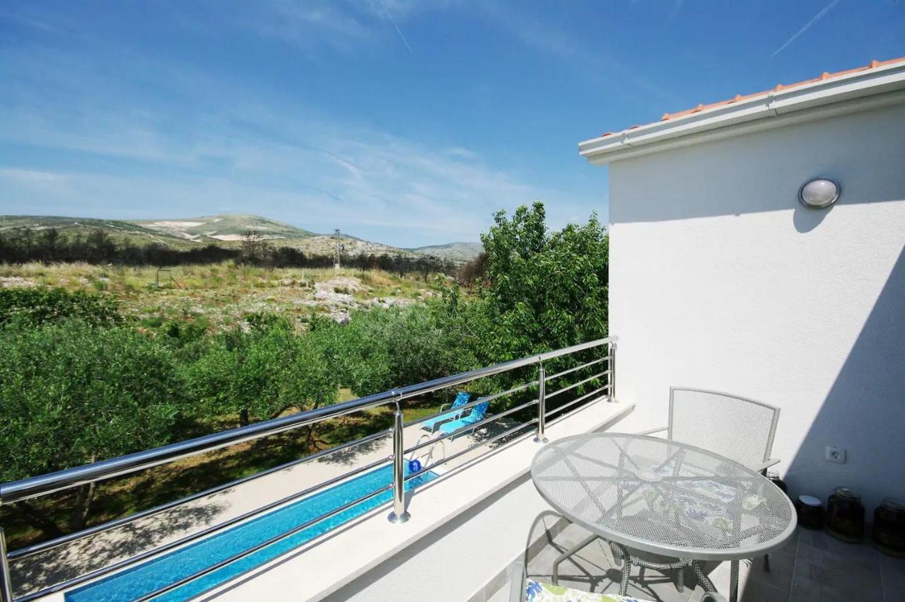 House Viki Villa Plano Bagian luar foto